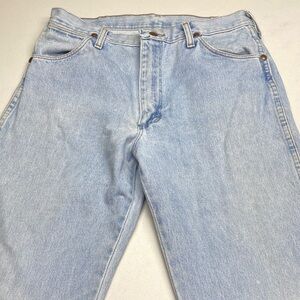 Wrangler Men's Relaxed Light Blue Jeans